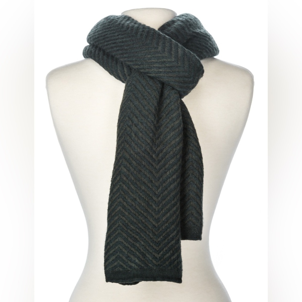 Noble Mount Scarf